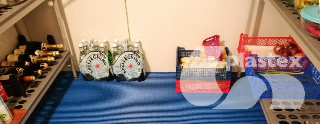 Vynagrip cold fridge freezer room 2