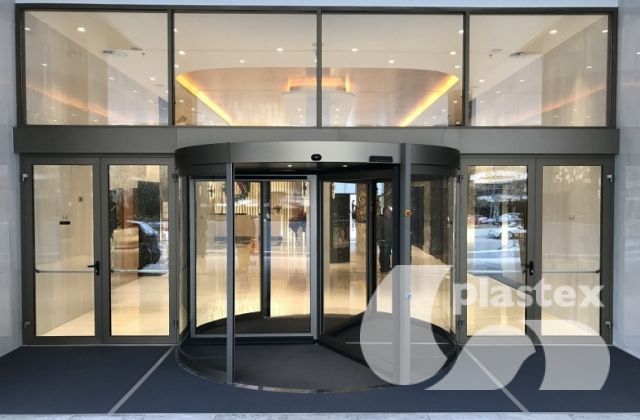 Frontrunner entry 03